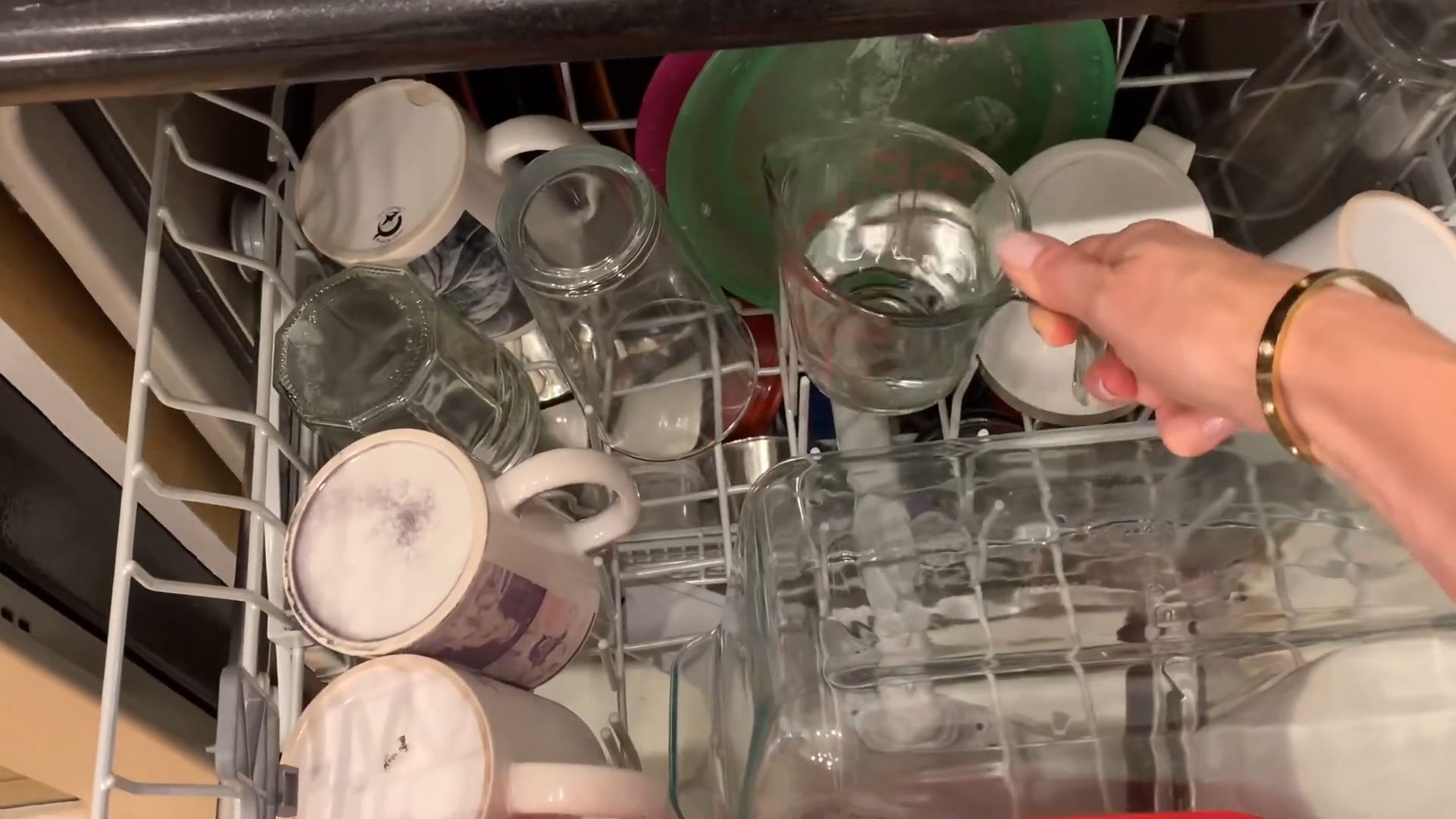 White Vinegar Home Cleaning Hacks