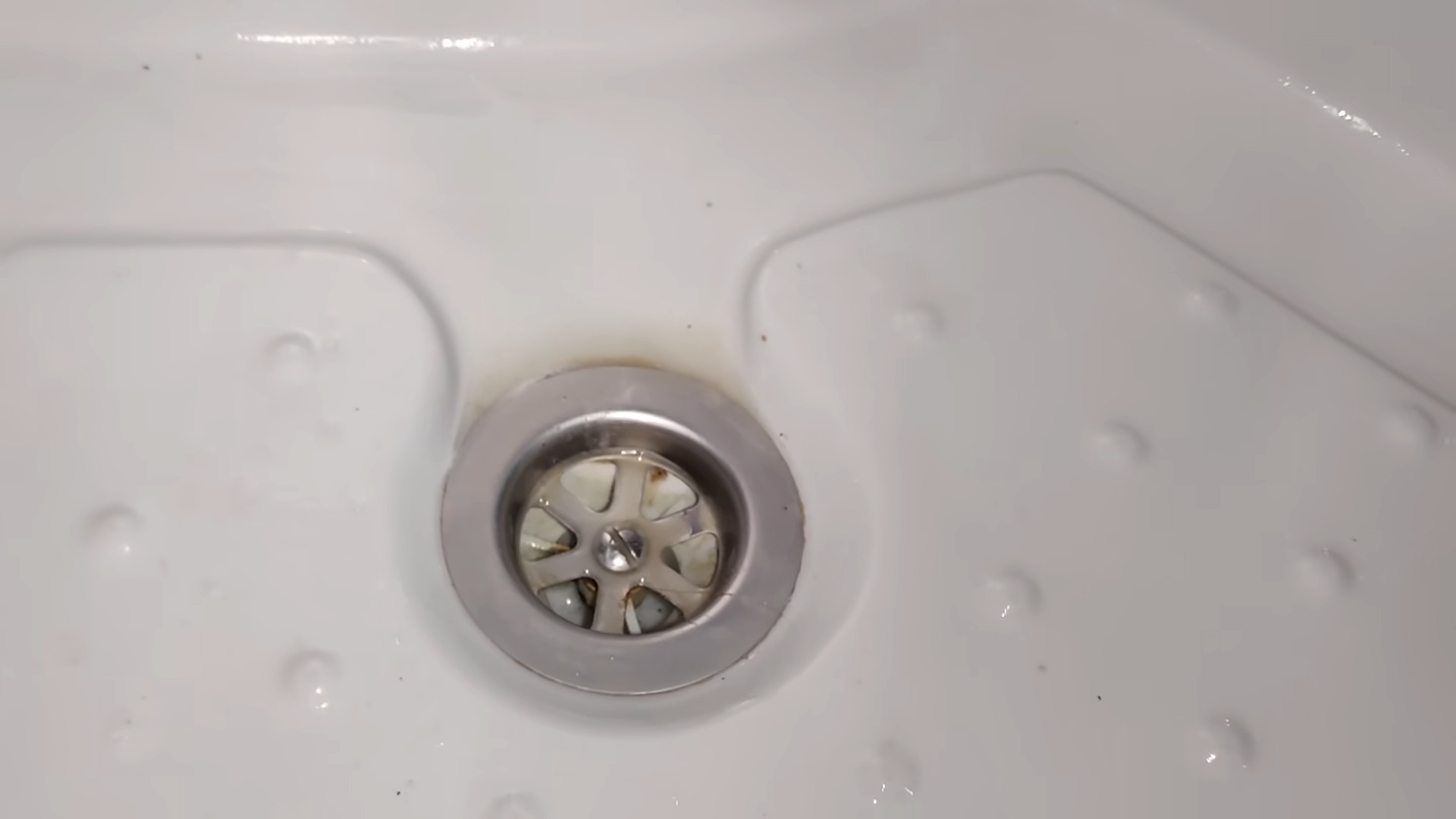 DIY laundry soap vinegar cleaner